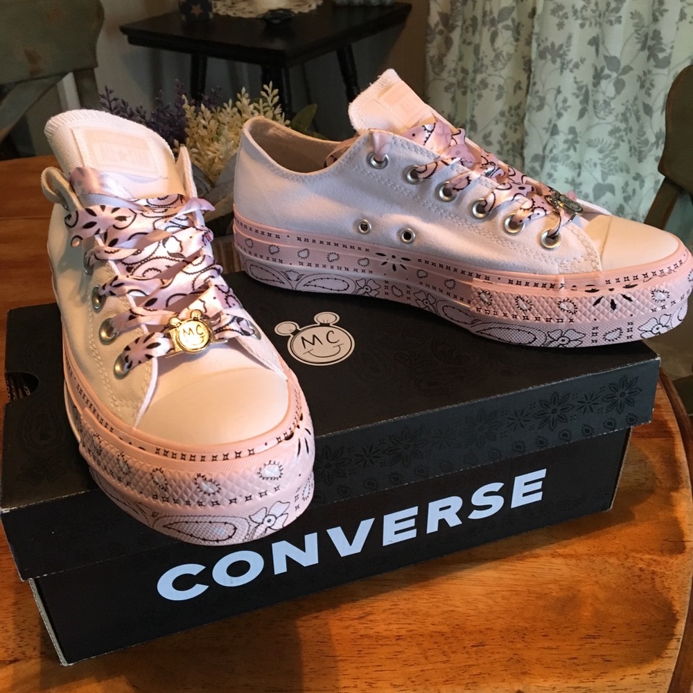Size 8 Miley Cyrus Pink Bandana Converse